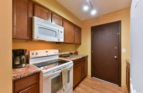 O'Hare Apartamento | Minutes from O`Hare | Safe Neighborhood | Parking