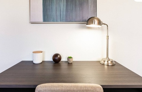 Aurora Apartamento | Minutes from USHealth Clinic! Washer/Dryer,parking, pet friendly & all amenities
