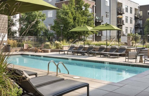 Aurora Apartamento | Minutes from USHealth Clinic! Washer/Dryer,parking, pet friendly & all amenities