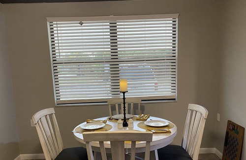 Alta Vista Casa | Minutes to Lido Beach, St Armands Circle, next to bike trail!