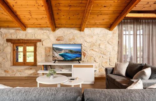 Vasilikos Apartamento | Mirabilia Loft - Amazing Views and Steps from Banana Beach