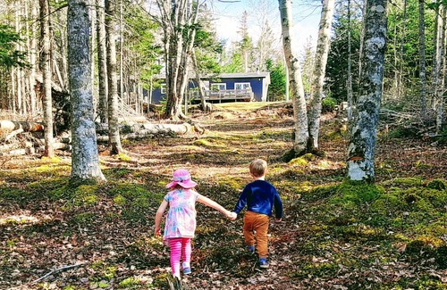 Belfast Cabaña | Miracles on Polly - Enchanted River Retreat