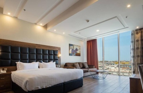 Jeddah Hotel | Mirada Purple - Zahra