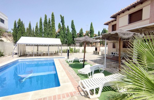 Seseña Chalet De Esquí | Mirador d Valle TuCasaTemporal