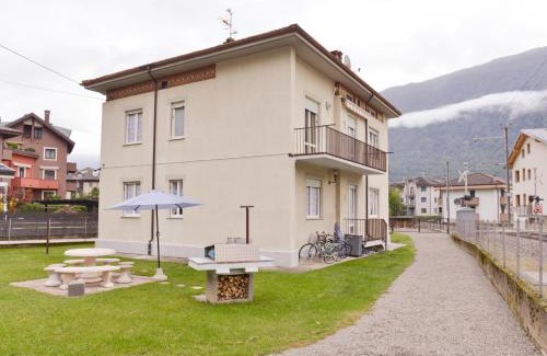 Madonna di Tirano Apartamento | Miralago Apartments - 8 min Walk to Bernina Express