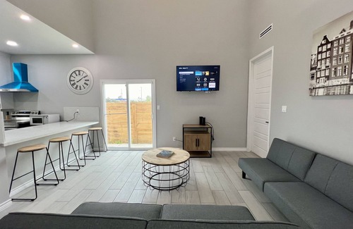 Brownsville Condominio | Miramar #1 - Modern & Spacious 3BD/3BA - WiFi