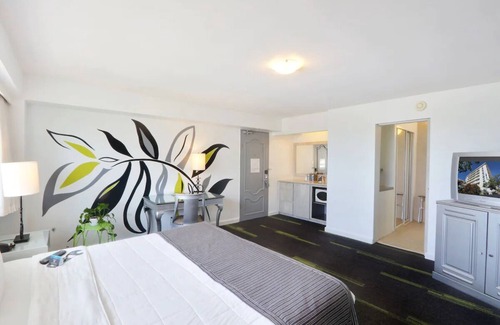 Miramar Hotel | Miramar Getaway | 1 King Bed | Near Old San Juan & Beaches