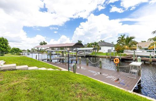 Yacht Club Casa | Miramar Mansion - Spacious 5BD 5BA w Pool & Canal
