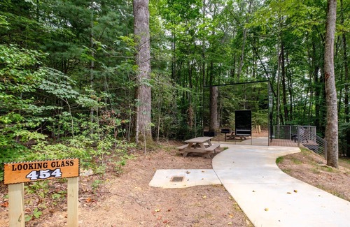 Balsam Grove Casa | Mirror Cabins - Looking Glass