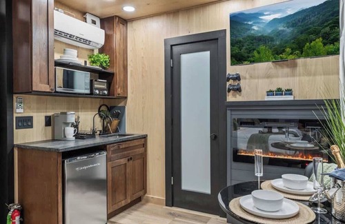 Caton Cabina | Mirror Cabin-Luxury-Hot Tub-FirePit-Secluded