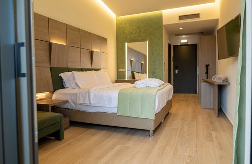 Polichrono Hotel | Mirror Hotel