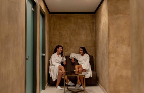 Polichrono Hotel | Mirror Hotel