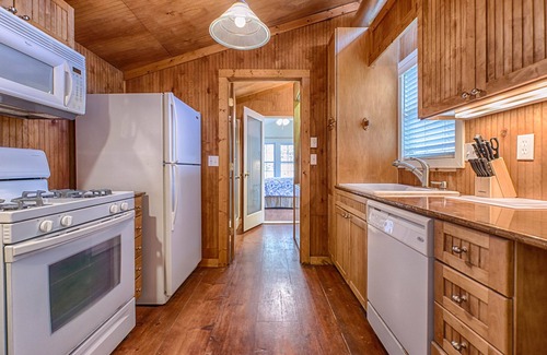 Mirror Lake Casa | Mirror Lake Red Door Guest House-On Mirror Lake y 1. 2 millas de Main Street!