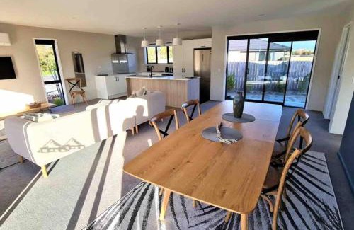 Westport Casa | Miss Eastons Whare