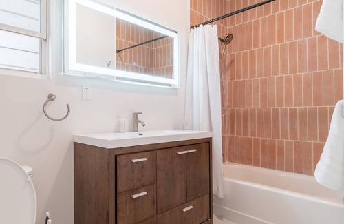 Castro District Casa | Mission Dolores 2 BDR Home