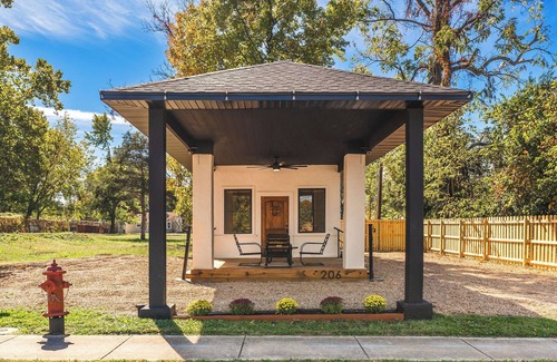 Walnut Grove Casa | Missouri’s 1st Sinclair Service Station