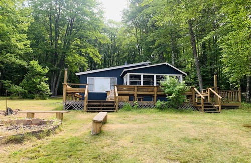 Gwinn Casa | Mitchell Lake 3 bedroom, 1 full bathroom, 1 half bathroom getaway
