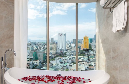 Hai Chau Hotel | Mitisa Hotel Da Nang - Near Dragon Bridge
