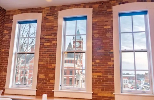 Monroe Casa | MJ's Penthouse ,a piece of paradise on Monroe's historic square