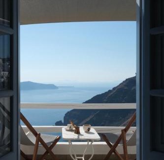 Firostefani Casa | Mnimes Guesthouses Santorini
