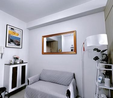 Barangay 76 Apartamento | MOA Staycation Cozy Condo at Shore 1 Residences