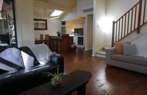 Raglan Apartamento | Moana Apartment with Bush Views and near Surf