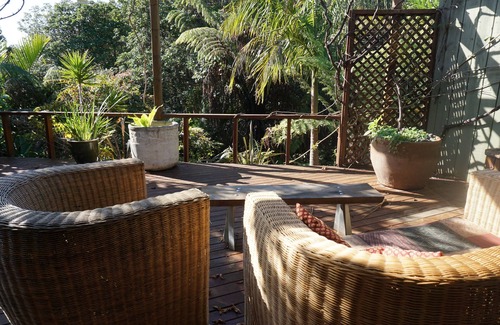 Raglan Apartamento | Moana Apartment with Bush Views and near Surf