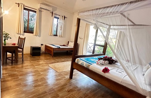 Pongwe Complejo | Moayana Liora