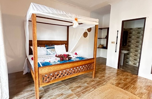 Pongwe Complejo | Moayana Liora