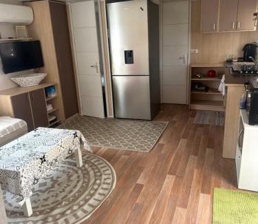 Villeneuve-les-Maguelone Otro | Mobil-home tout équipé à louer