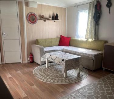 Villeneuve-les-Maguelone Otro | Mobil-home tout équipé à louer