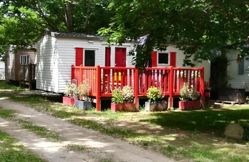 Fuilla Otro | MOBIL HOME à l'ombre du train jaune