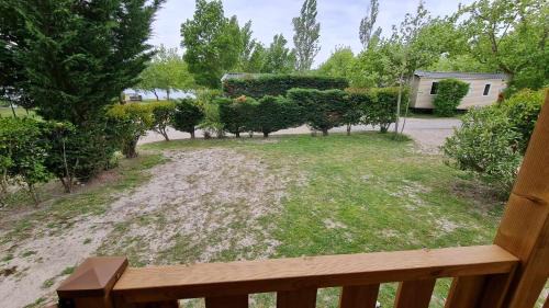 Cadenet Otro | Mobil Home au calme Camping 4 Cadenet