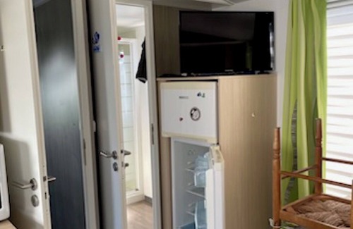 Les Moutiers-en-Retz Alquiler De RV | Mobil-home 'Mobil-home Kapa - Proche Mer' con piscina compartida, terraza privada y jardín privado