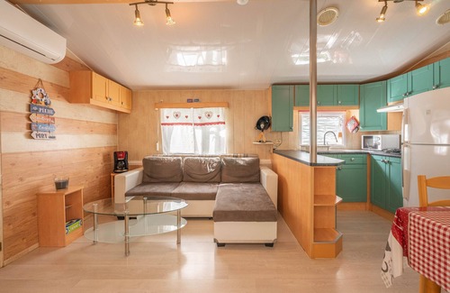 Semussac Alquiler De RV | Mobil Home 'Mobil Home 6p Proche De La Mer' con terraza privada y aire acondicionado