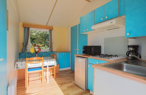 Plouha Alquiler De RV | Casa móvil 'Bikini' con terraza privada y jardín privado