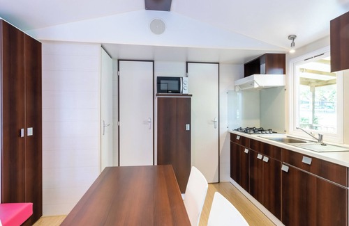 Saint-Pompont Casa | Mobil Home 'Du Bonheur' con piscina compartida, terraza privada y Wi-Fi