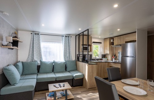 Saint-Jean-de-Monts Alquiler De RV | Mobil Home 'Mobil Home 6pers Tout Équipé' con piscina compartida, terraza privada y balcón