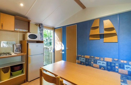 Saint-Pompont Casa | Mobil Home 'La Clairière' con piscina compartida, terraza privada y Wi-Fi
