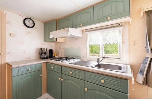 Pluduno Alquiler De RV | Mobilhome 'Mobilhome Capacidad 2 a 4 Personas' con piscina compartida y terraza privada