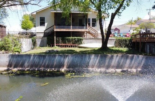 Marion Casa | Mock Family Lake House