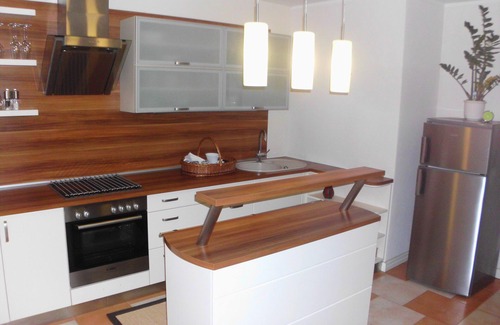 Wilhelmshorst Apartamento | apartamento moderno en una villa espaciosa, parcela de 3.000 metros cuadrados, orientación sur, bosque, WIFI-FREE