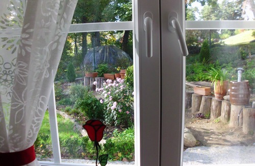 Wilhelmshorst Apartamento | apartamento moderno en una villa espaciosa, parcela de 3.000 metros cuadrados, orientación sur, bosque, WIFI-FREE