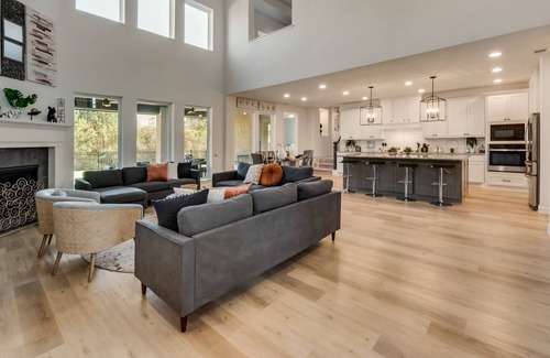 Magnolia Casa | Mod Mansion/KngBdTreehouse for 20 Woodlands/Houston