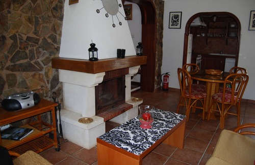 Lagos Villa | Villa moderna con amplias zonas ajardinadas privadas Swimmg-piscina y jacuzzi