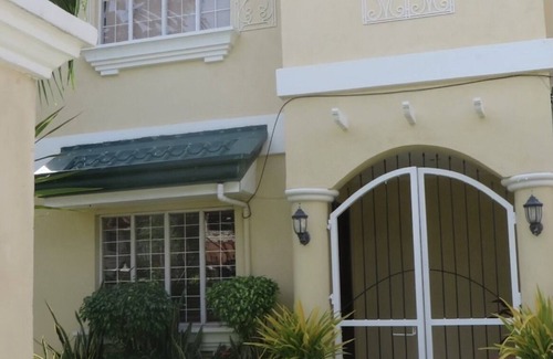 Suba Basbas Casa | Model house located within a gated community close to shopping and attractions