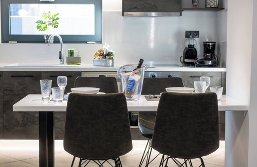 Kymi-Aliveri Villa | Moderene Villa mit Meerblick Mit Grosser Terasse und Balkon Neubau