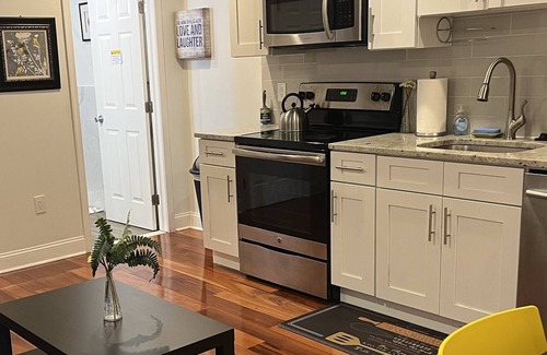 Passyunk Square Apartamento | Modern 1 bedroom apartment close to Geno's / pat's, Sports Centers
