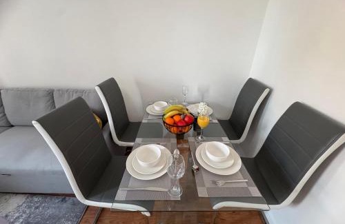 Barry Apartamento | Modern 1 Bedroom Apartment in the heart of Barry, Flat 2