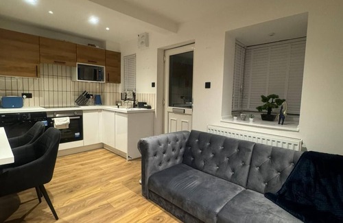 Biggleswade Casa | Moderno-Casa-Baño privado-Vista al Jardín